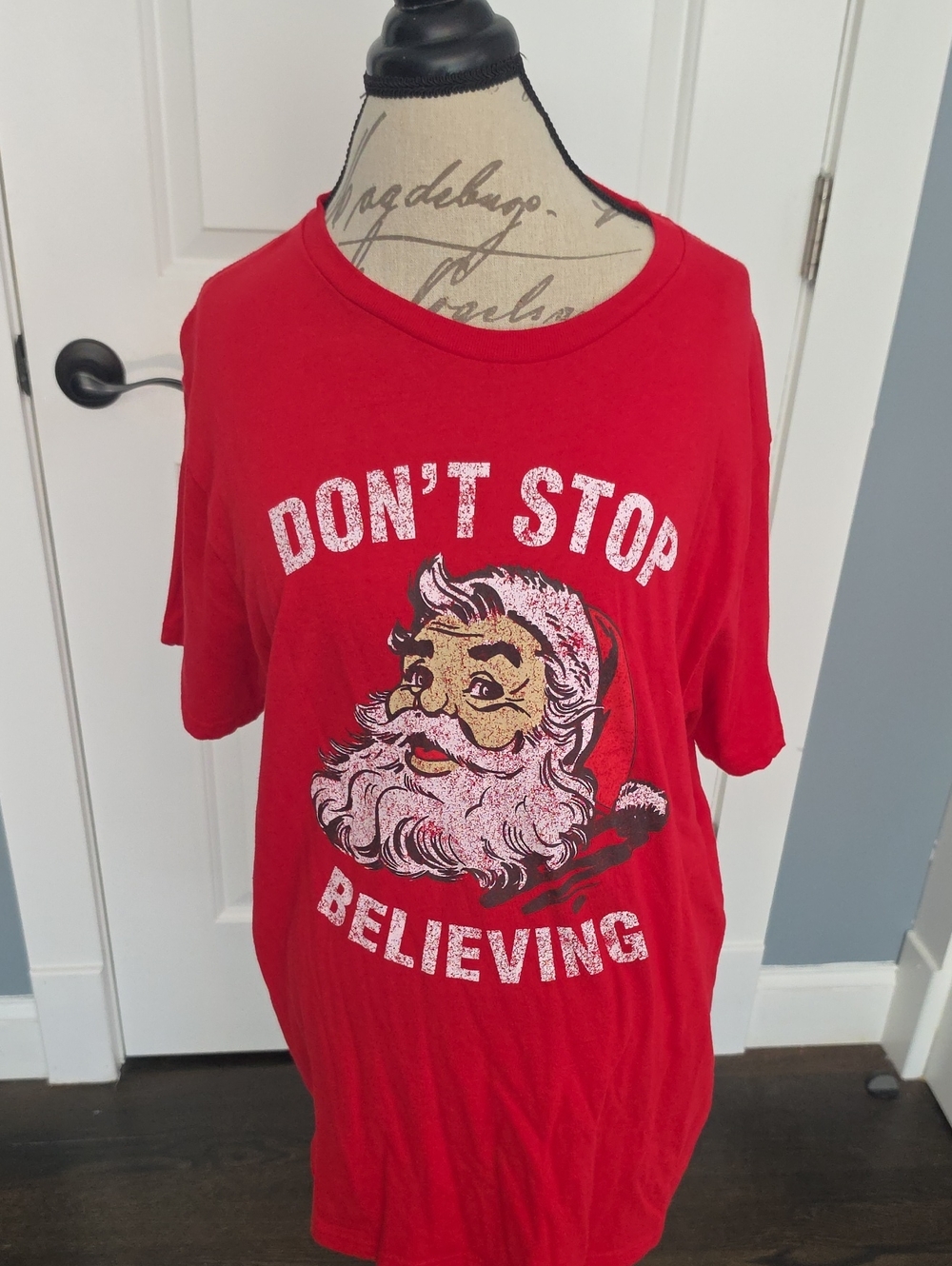 Holiday Time Red Adult Sz Xl Santa Graphic Tee - 'Don't Stop Believing'